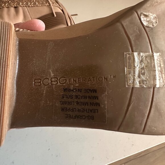 BCBG Generation Womens Beige Faux Leather Ankle Booties Woven Braid & Fringe Det - Picture 3 of 11